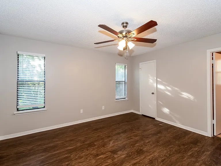 7039 Eagles Perch Dr — Photo 10