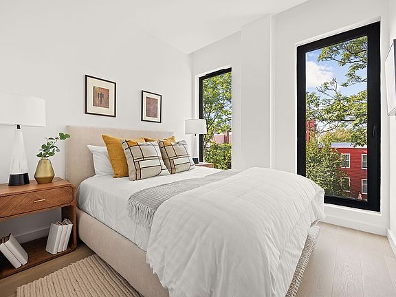 3rd image of 177 Greenpoint Ave #6