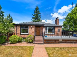 2002 SW 149th St, Seattle, WA 98166