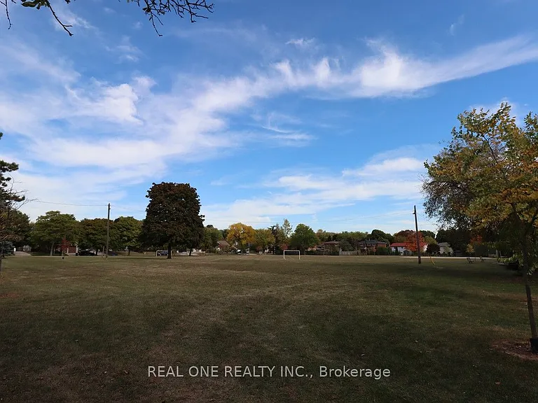 130 Mayfield Dr — Photo 29