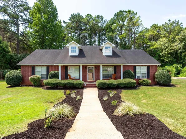 921 Sedgefield Dr, Sylacauga, AL 35150
