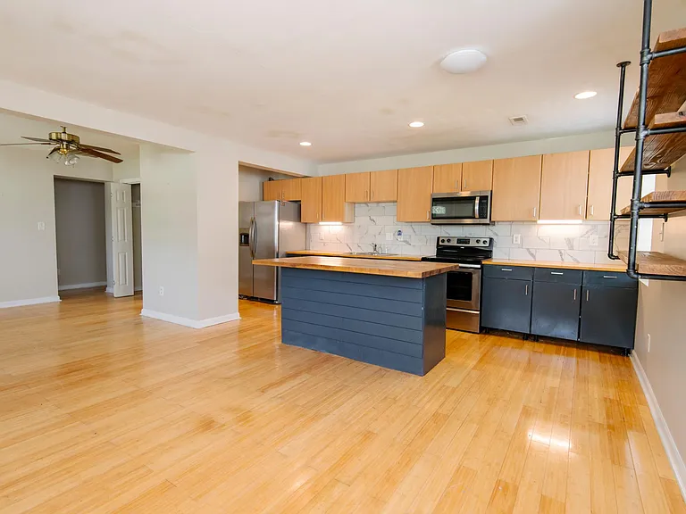 3125 Tryon Rd — Photo 3