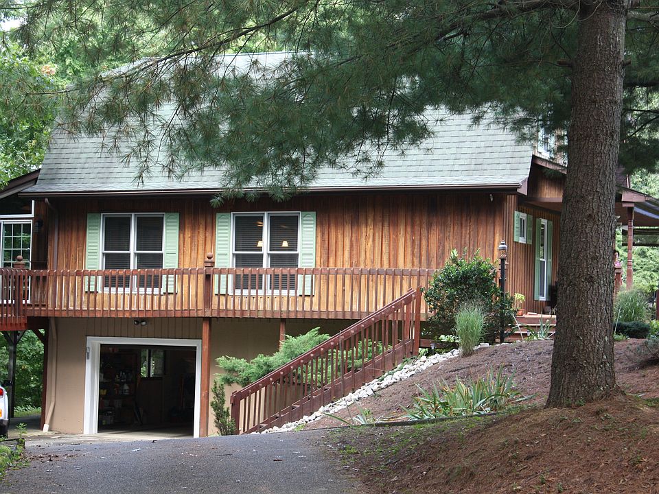 1st image of 4 Fernwood Dr