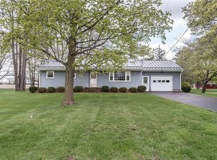 8667 W Bergen Rd, Le Roy, NY 14482