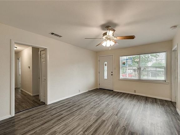 5th image of 1503 Hillcrest St