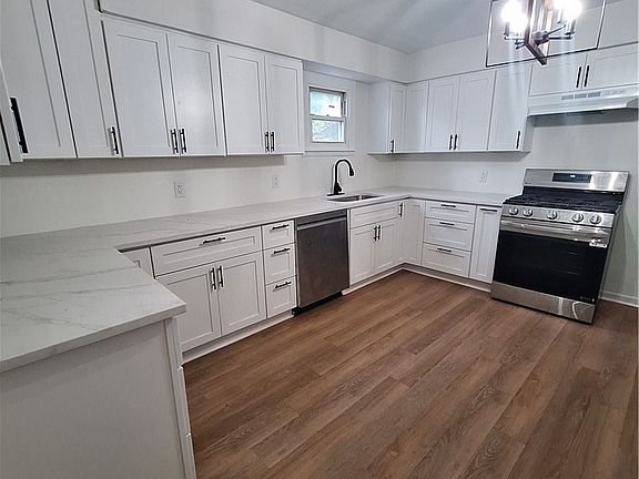 5th image of 540 Junilla St