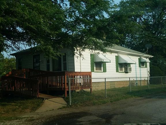 2nd image of 417 E 157th Pl