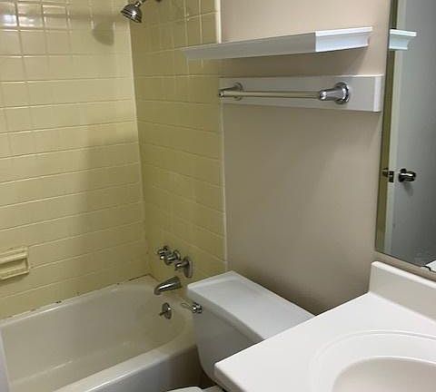 5th image of 925 Cleveland St Unit 10