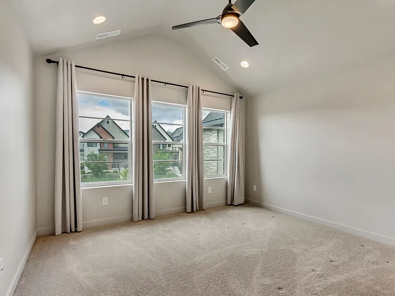 2412 N Sunmore Way — Photo 10