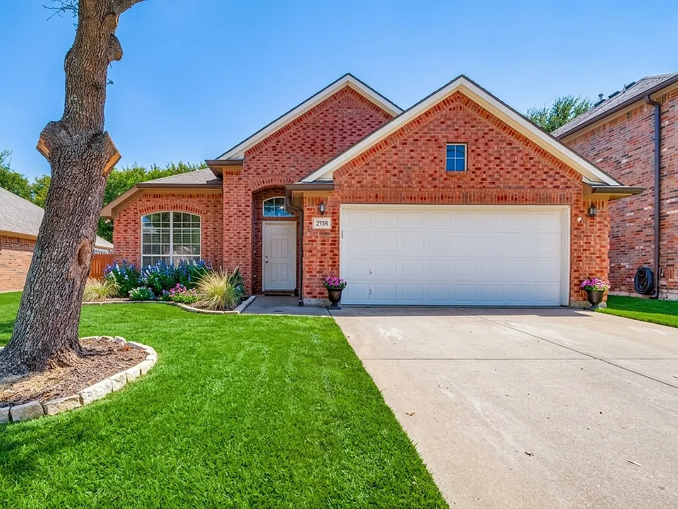 2755 Honey Suckle Dr