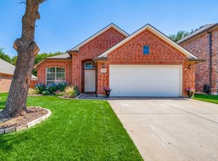 2755 Honey Suckle Dr, Grand Prairie, TX 75052