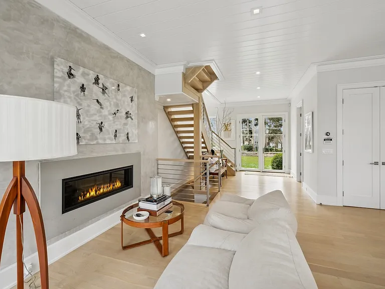 9 S Harbor Dr — Photo 13