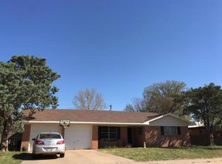 105 Rip St, Levelland, TX 79336