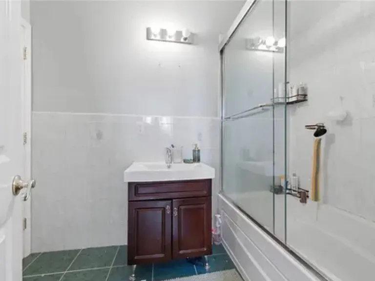 88 Hillcrest St #2 — Photo 4