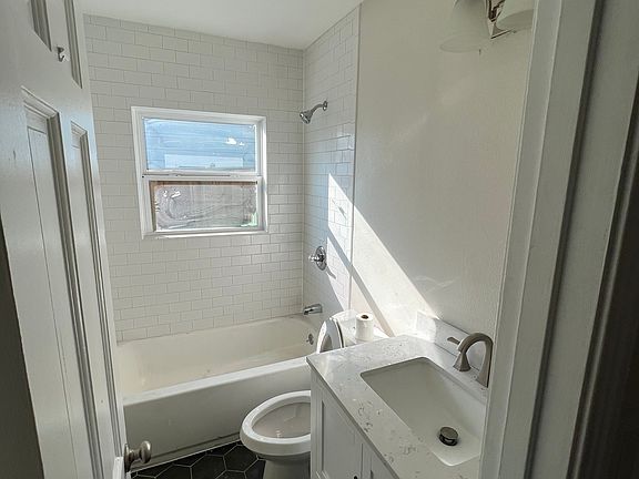 2nd image of 1015 Cameron Ave #1