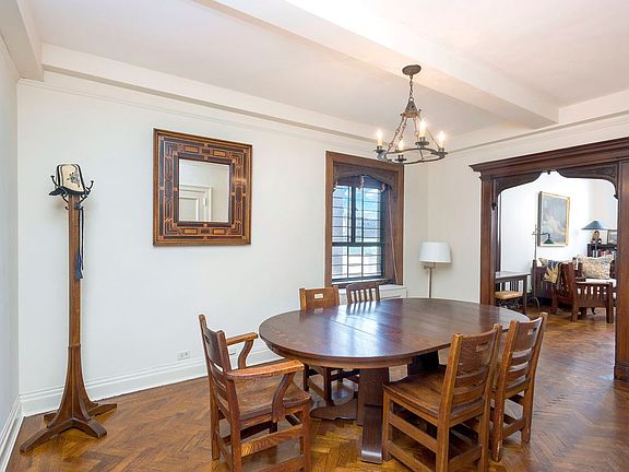 4th image of 11 W 67th St #608