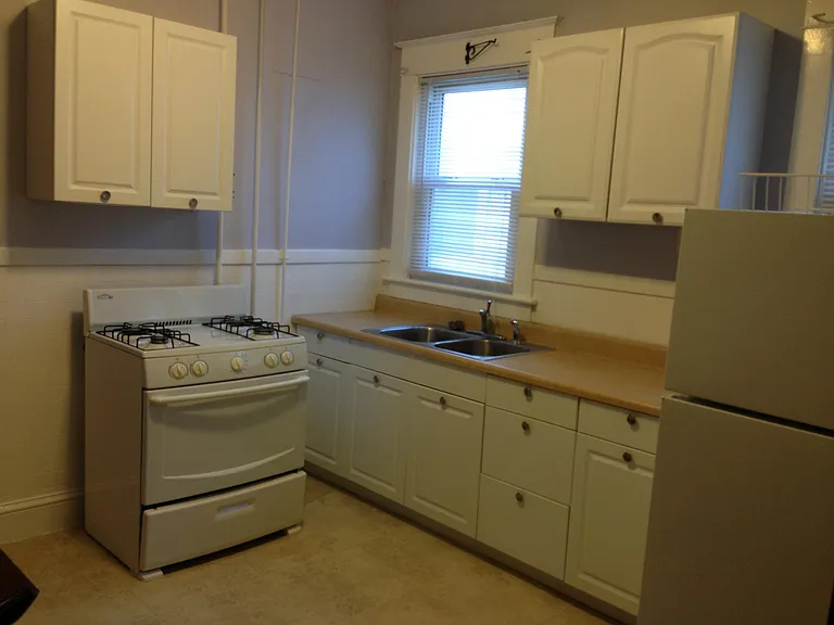 692 Myrtle Ave #1 — Photo 6