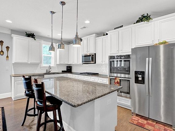 4th image of 515 Lance View Ln