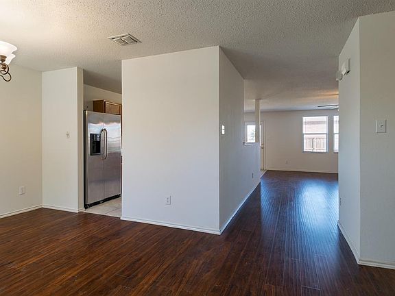 4th image of 3601 Mariner St