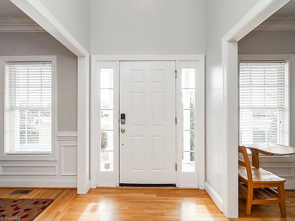 3rd image of 151 Willowbrooke Way