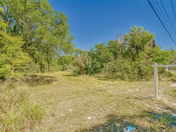 902 E Alsobrook St, Plant City, FL 33563