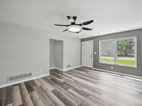 5th image of 2366 Wilson Ave