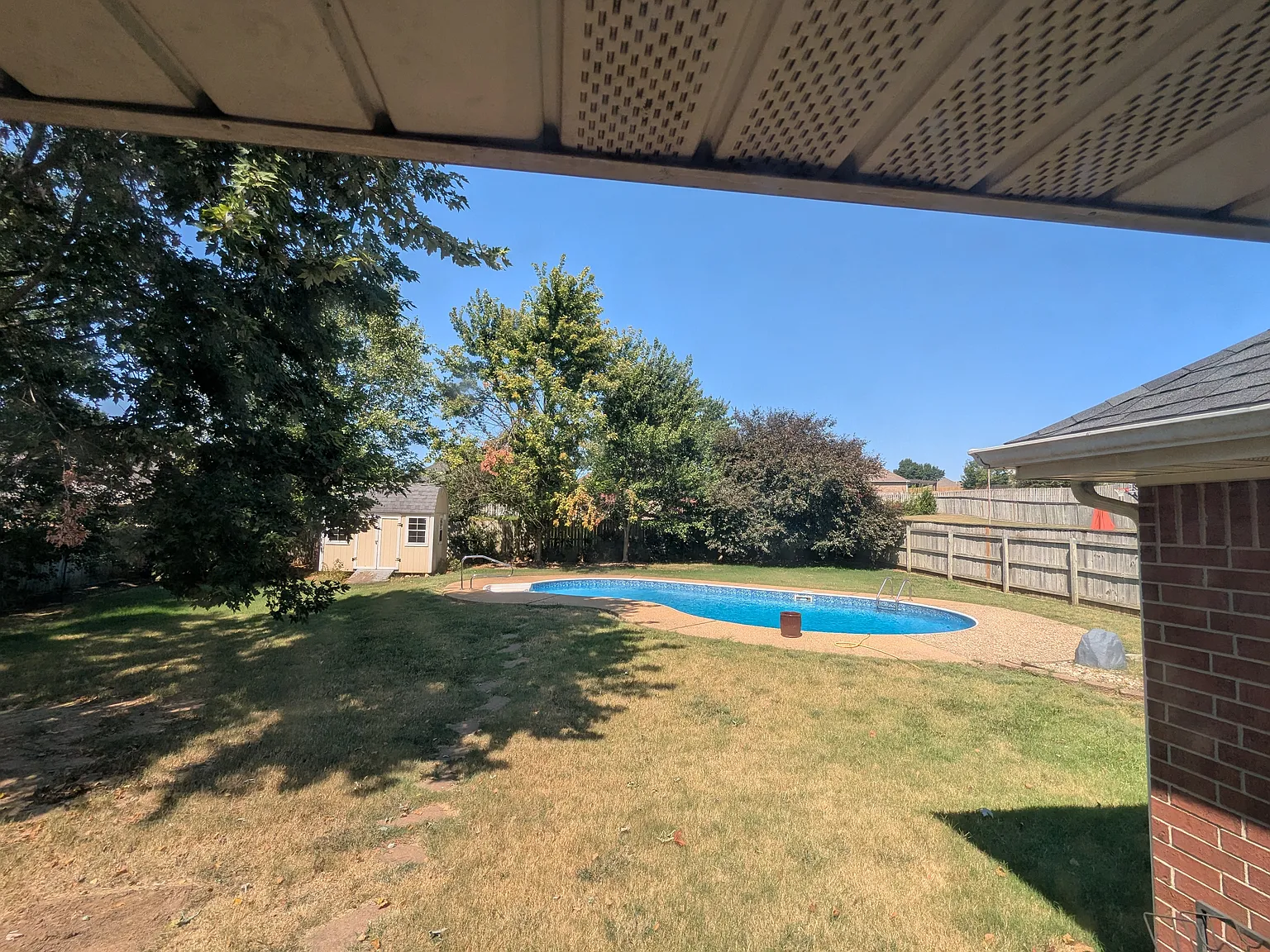 4 bed, 2020 sqft, $2,595 — Photo 4