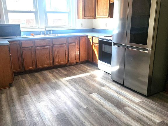 5th image of 1328 Cherry Ave