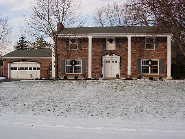 1st image of 7045 Grosvenor Pl
