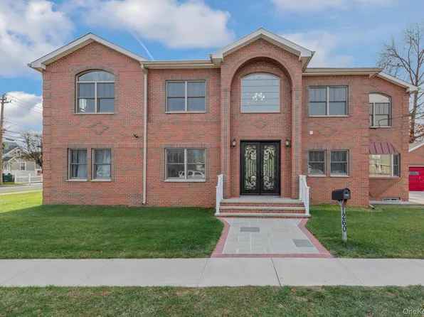 1260 Warwick Street, Uniondale, NY 11553