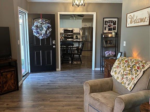 4th image of 317 Caroline Dr