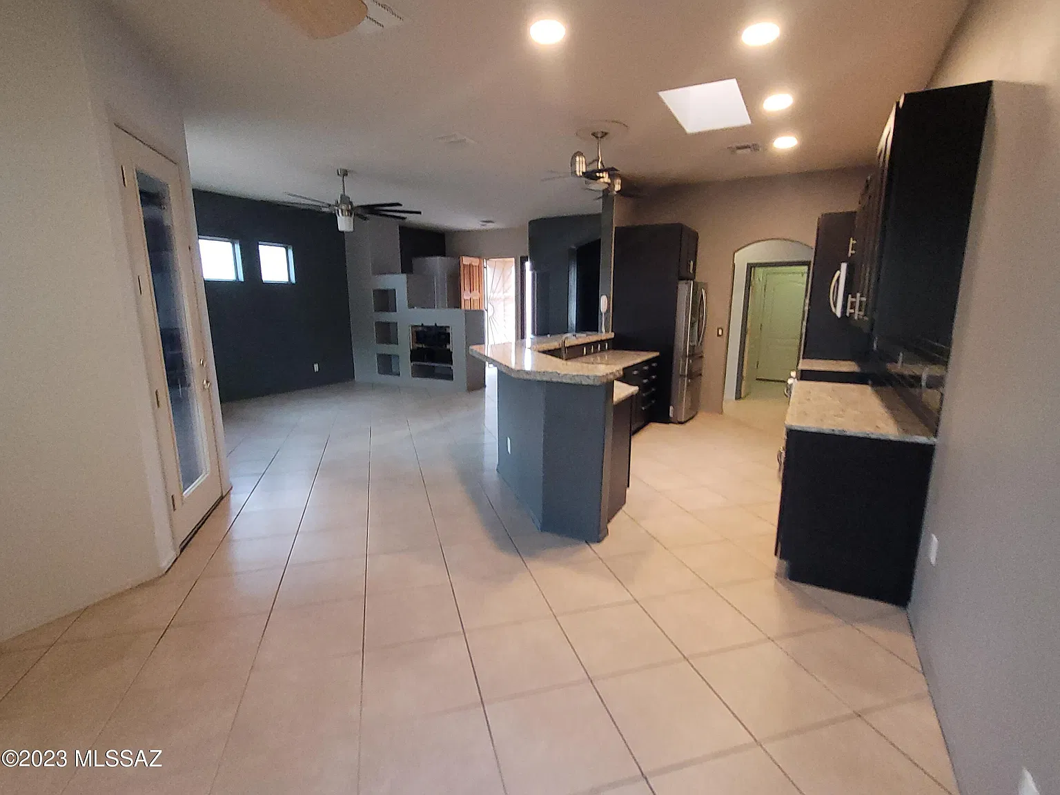 3 bed, 2.0 bath, 1970 sqft, $2,250 — Photo 3