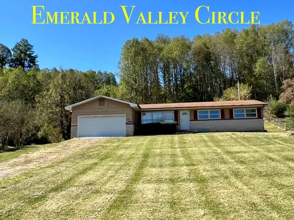 949 Emerald Valley Cir, Gate City, VA 24251