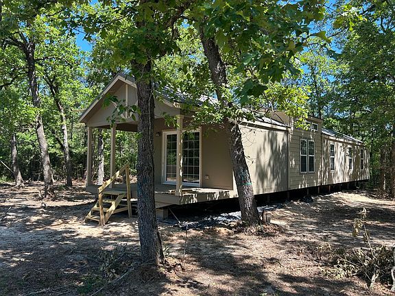 2nd image of 520 Mary Dr