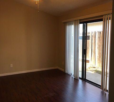 Dining room -- new laminate floors