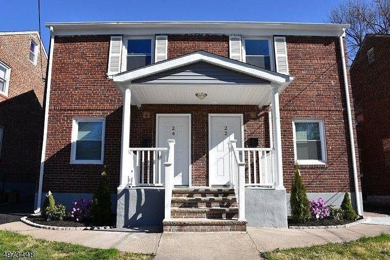 1st image of 24 Dupont Pl #24