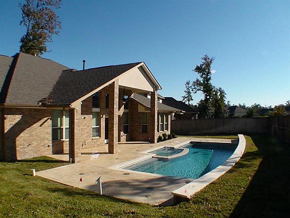 4th image of 43 Tioga Pl