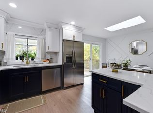 862 Colonial Arms Rd, Union, NJ 07083