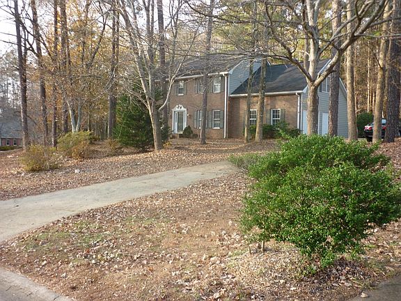 Front yard view