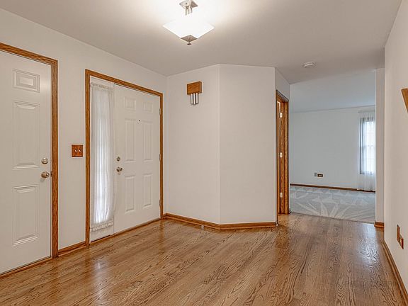 3rd image of 263 Beaver Creek Dr