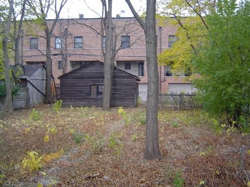 2nd image of 2138 W Touhy Ave