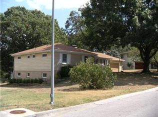 6105 N Karen Rd, Kansas City, MO 64151