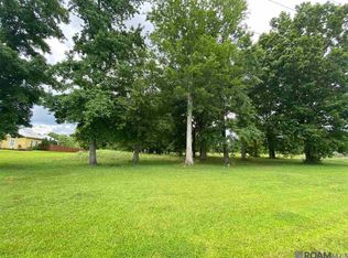 11364 Rosedale Rd, Port Allen, LA 70767