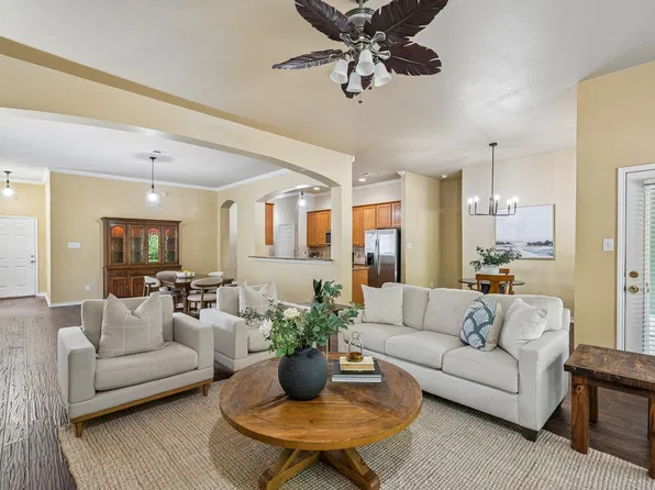 1321 Stone Mountain Pkwy, Aubrey, TX 76227