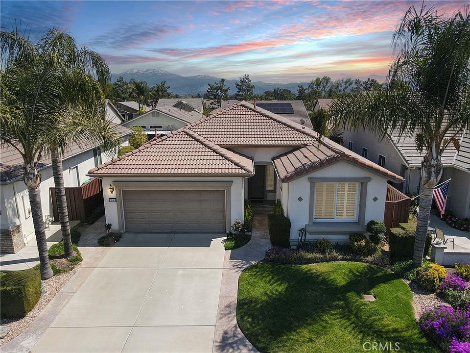 1st image of 390 Cabrera Dr
