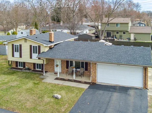 1220 Florence Ave, Waterford, MI 48328