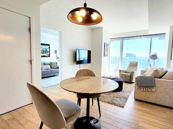 3rd image of 1480 Howe St #39XX