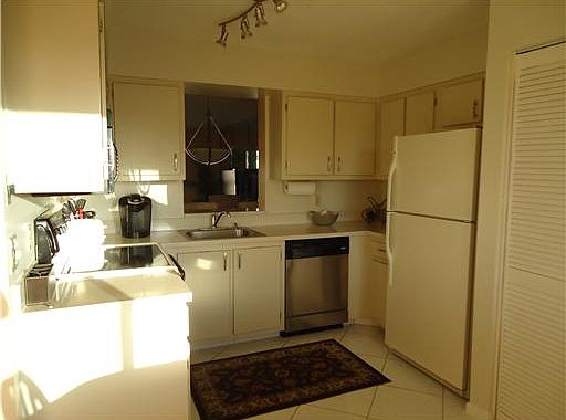 Home For Sale In Huntington Lakes