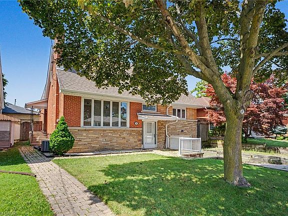 2nd image of 100 Hardale Cres