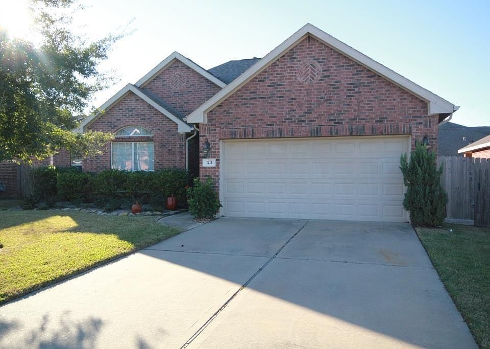 1st image of 1711 Sonny Path Dr
